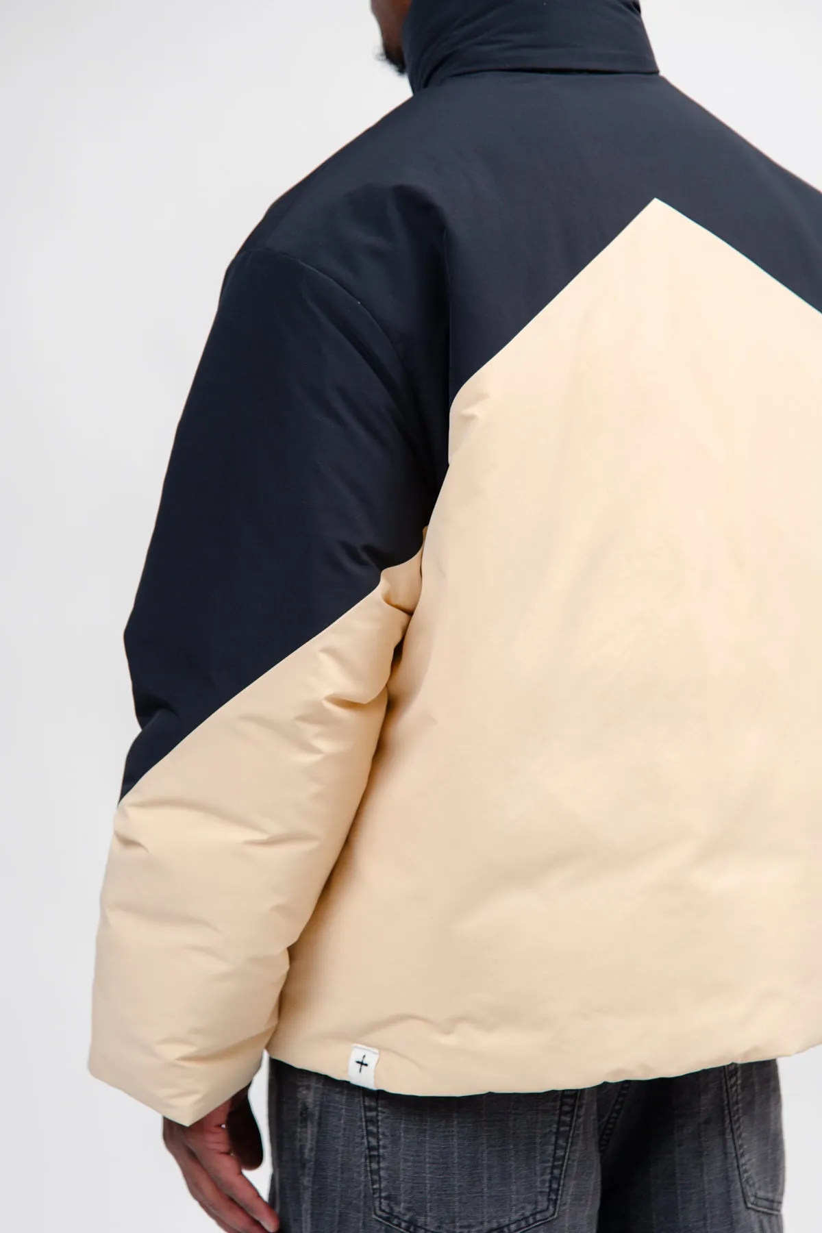 Down Jacket 18 MC Pale Peach/Black J47AF0128-JTN359001