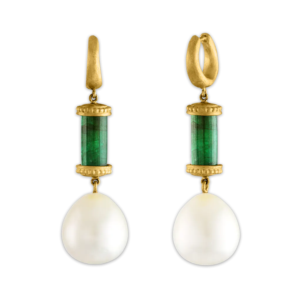 Short Laurel Tropaion Emerald Earrings