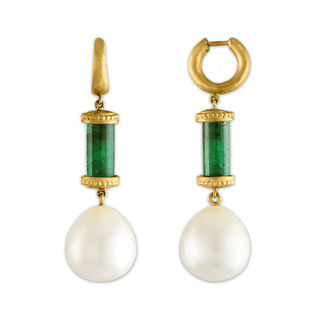 Short Laurel Tropaion Emerald Earrings